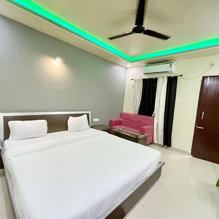Close Puri Exterior foto